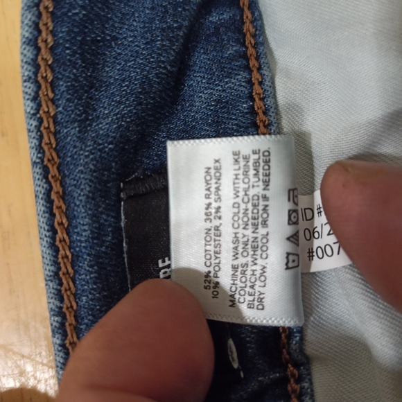 Express Mid Rise '70s Flare Distressed Jeans Denim Women's Size 14R New With Tag - Picture 9 of 16